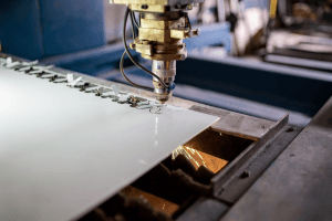 Mehr über den Artikel erfahren Laserschneiden: Welches Material lässt sich bearbeiten?