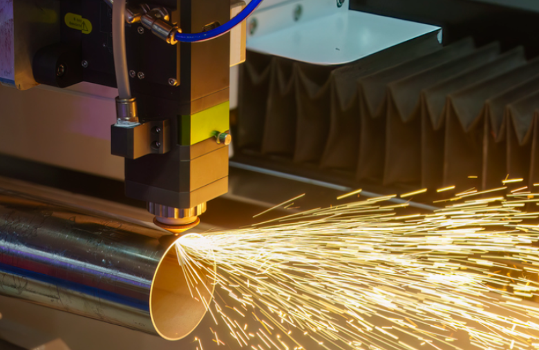 Mehr über den Artikel erfahren Metall schneiden mit Laser – Präzision trifft Effizienz