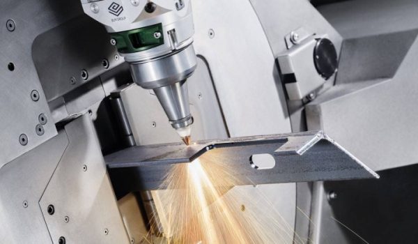 Rohrlaserschneiden von Metallprofilen mit moderner Rohrlaserschneidanlage